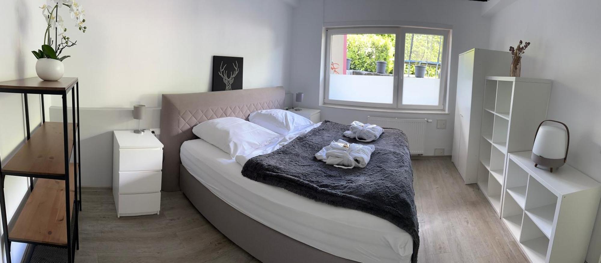 Ferienwohnung Schlossblick - 4 Sterne Sauna Pool Whirlpool Exklusiv Braunfels Luaran gambar