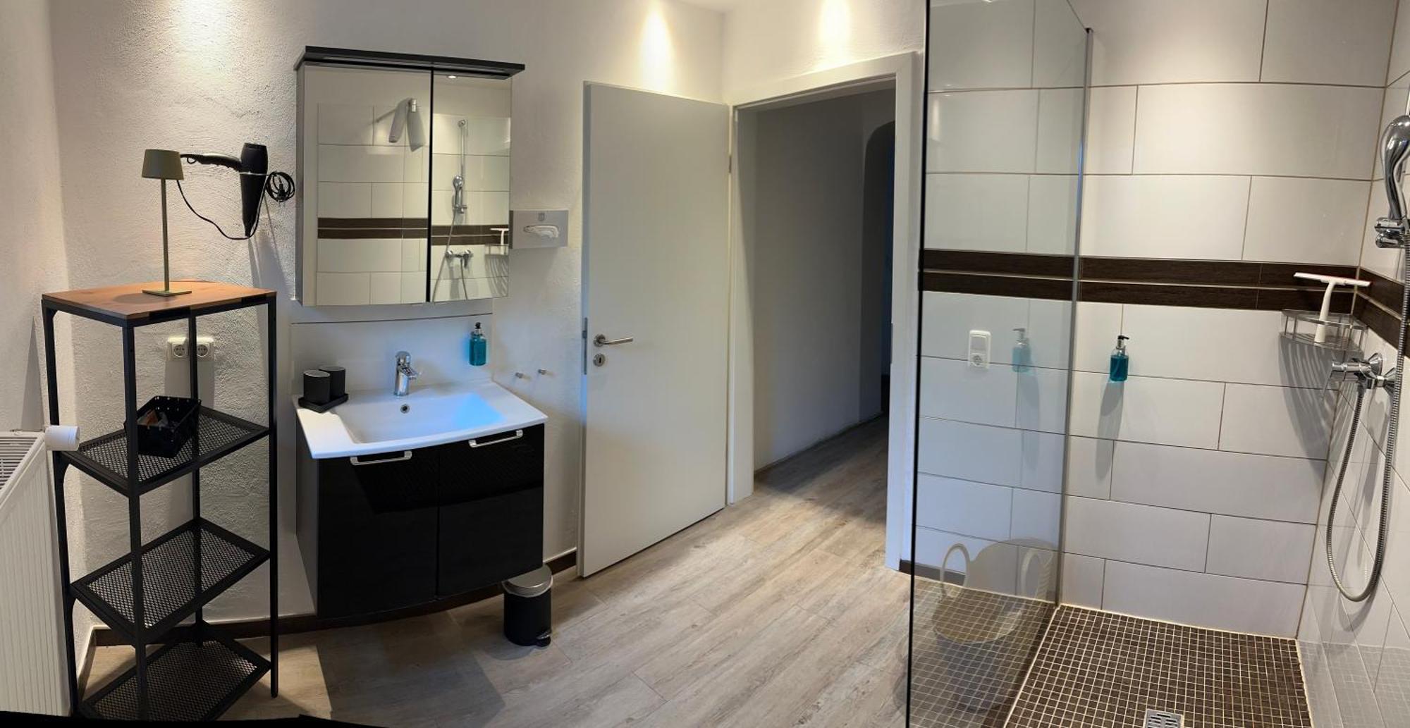 Ferienwohnung Schlossblick - 4 Sterne Sauna Pool Whirlpool Exklusiv Braunfels Luaran gambar