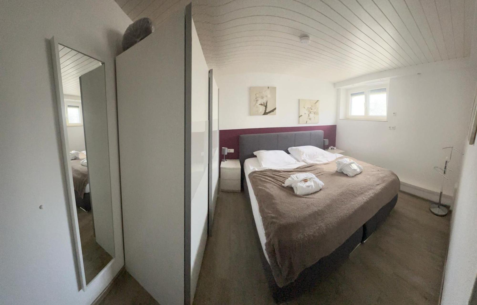 Ferienwohnung Schlossblick - 4 Sterne Sauna Pool Whirlpool Exklusiv Braunfels Luaran gambar