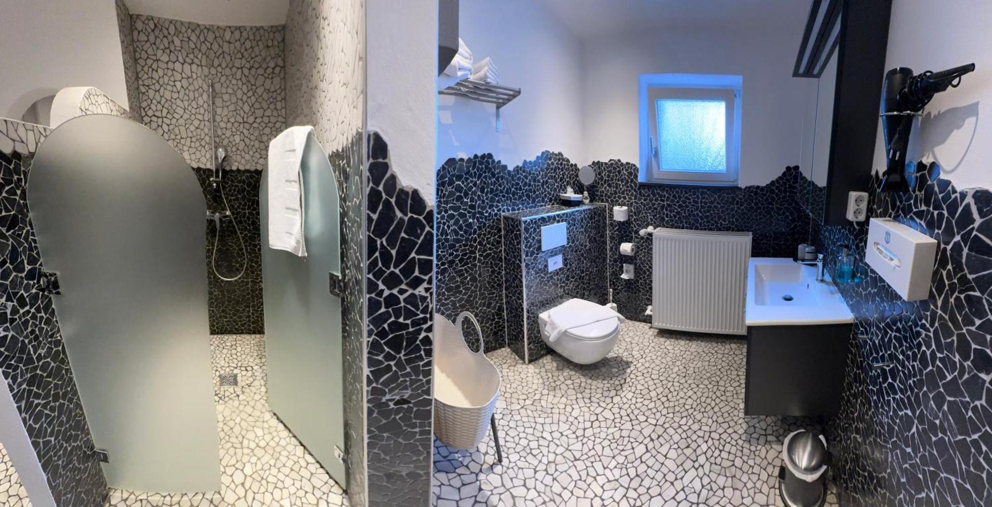Ferienwohnung Schlossblick - 4 Sterne Sauna Pool Whirlpool Exklusiv Braunfels Luaran gambar