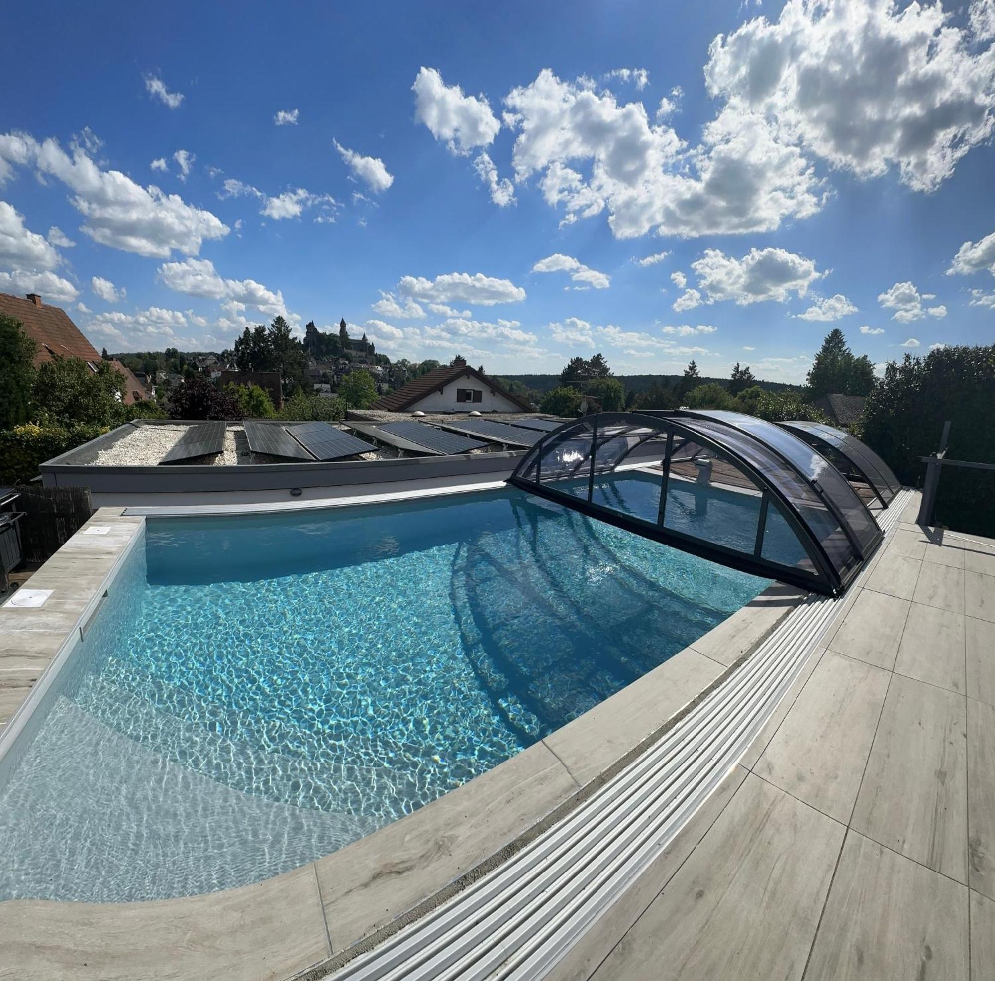 Ferienwohnung Schlossblick - 4 Sterne Sauna Pool Whirlpool Exklusiv Braunfels Luaran gambar